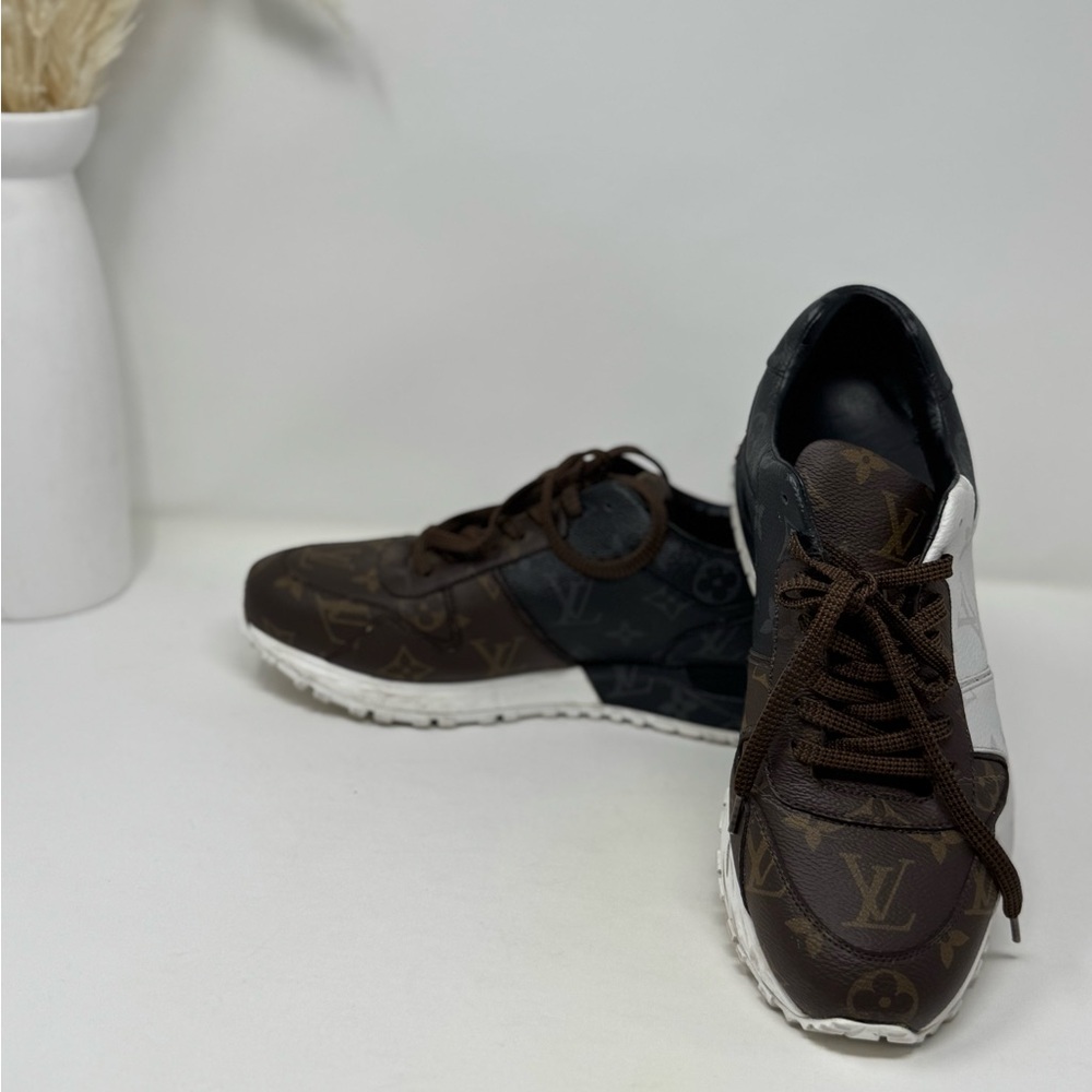 💯 Authentic LOUIS VUITTON Run Away Sneakers Monogram Size (6 Men) Multi Colors - Picture 3 of 8